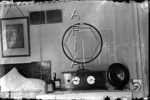 Aparato de radio. Joaquín Galán Bernal. Huesca