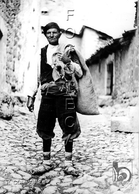 "Comprador de pieles". Ricardo Compairé Escartín. Agüero