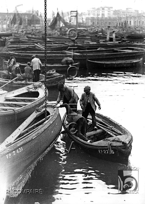 "Pintando la barca". Ricardo Compairé Escartín. Barcelona