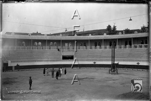 Plaza de toros nueva. Joaquín Galán Bernal. Huesca
