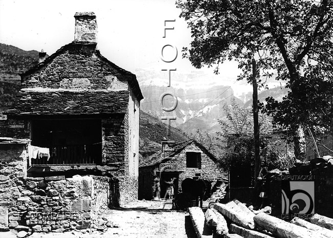 "Afueras del pueblo". Ricardo Compairé Escartín. Broto