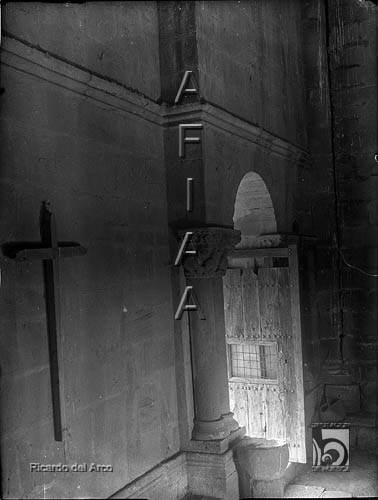 Iglesia de Santiago. Vista lateral de la portada interior. Ricardo del Arco y Garay. Agüero. Hoya de Huesca