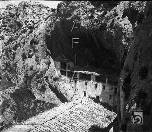 Ermita de la Virgen de la Peña. Casa del santero. Ildefonso San Agustín. Aniés