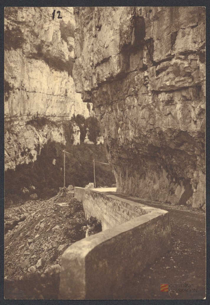 "Foz de Biniés - Km. 43 de la carretera de La Peña a Ansó".. Martín Luesma Vallestín