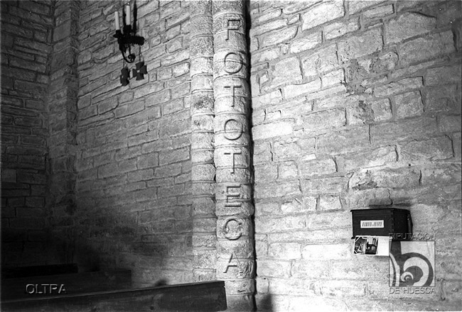 "Iglesia de San Pedro". Interior de la Iglesia. José Oltra Mera. Lárrede
