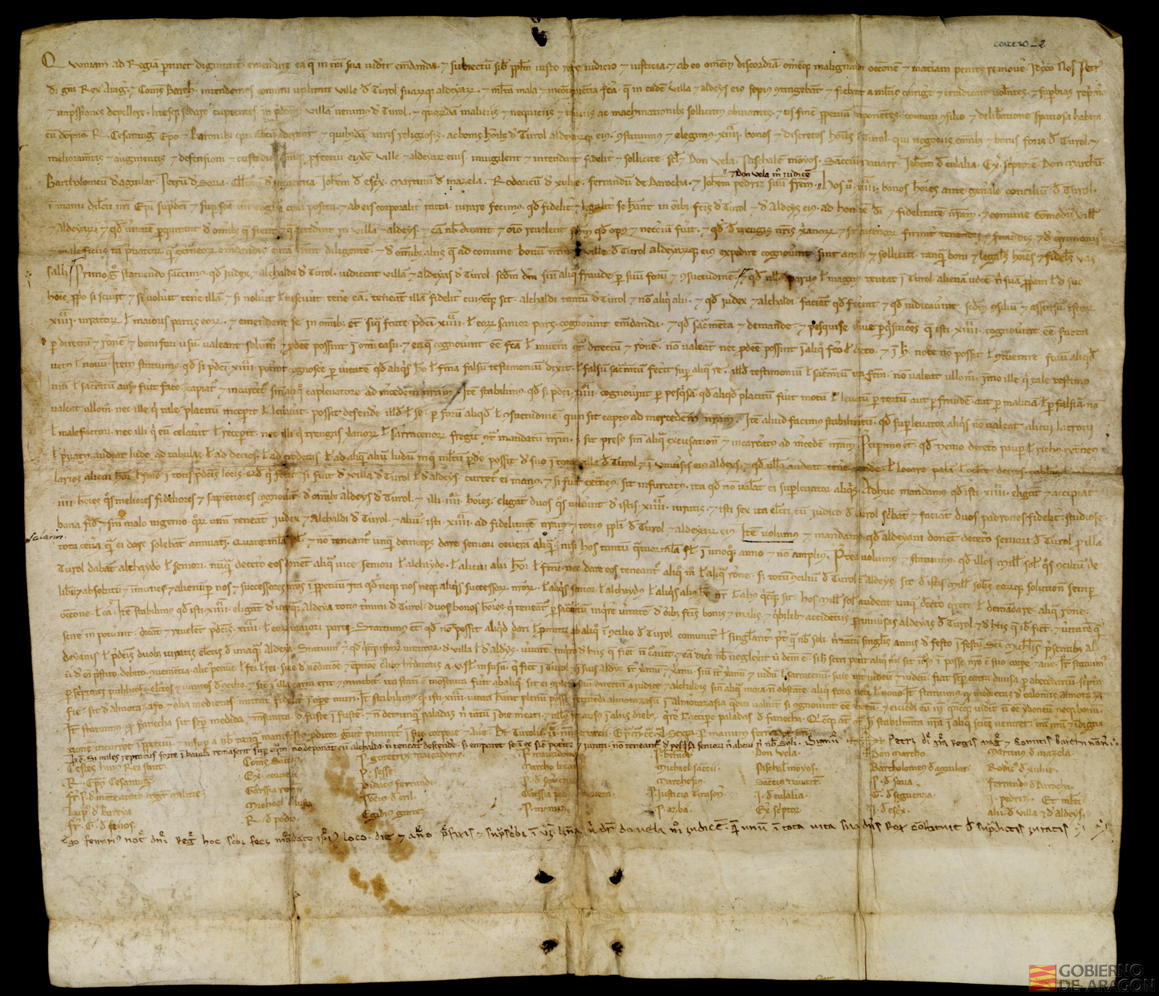 Privilegio del Rey Pedro II por el que nombra a 14 personas y al juez de Teruel Vela Martín, para juzgar en Teruel y en sus aldeas. Ordena que se nombren en cada aldea dos hombres buenos para investigar los hechos buenos y malos. Libra a la villa y aldeas de los 1.000 sueldos que pagaban y que el consejo de las 14 personas, tengan pleno poder sobre el Almutazaf y la Almutazafía