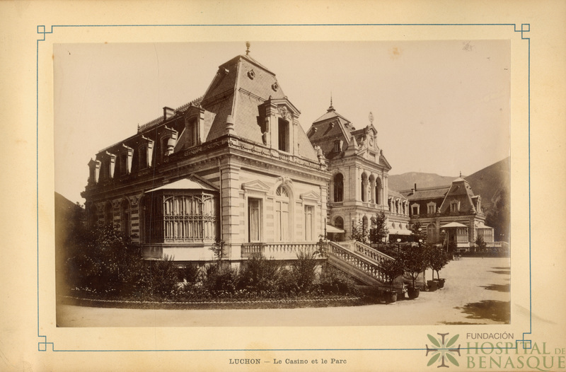 "Luchon. Le casino et Le Parc."