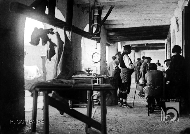 "Puesto de venta de carne de cerdo". Ricardo Compairé Escartín. Ayerbe