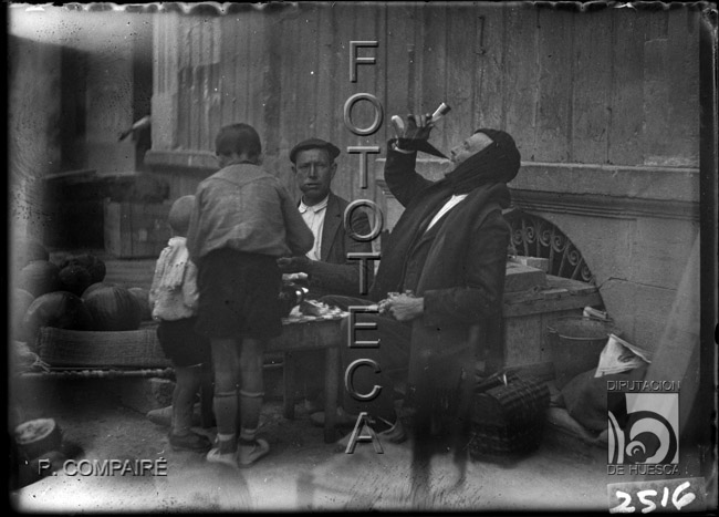 "Almorzando en el mercado". Ricardo Compairé Escartín. Huesca