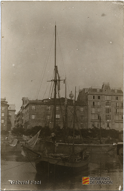 Barco anclado en el puerto de San Sebastián. Gabriel Faci Abad