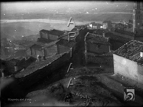 Vista de la ciudad y del río desde el castillo. Ricardo del Arco y Garay. Fraga. Bajo Cinca