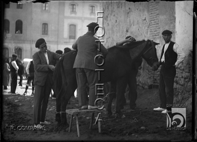 "Esquiladores en la feria". Ricardo Compairé Escartín. Ayerbe