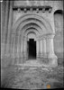 "Agüero, Huesca. Ingreso ermita de Santiago. Estilo: Románico. ". Juan Mora Insa