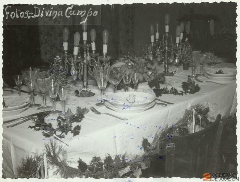 Decoración de la mesa a fin del Curso de Preparación de Navidad. Divina Campo Ramiro