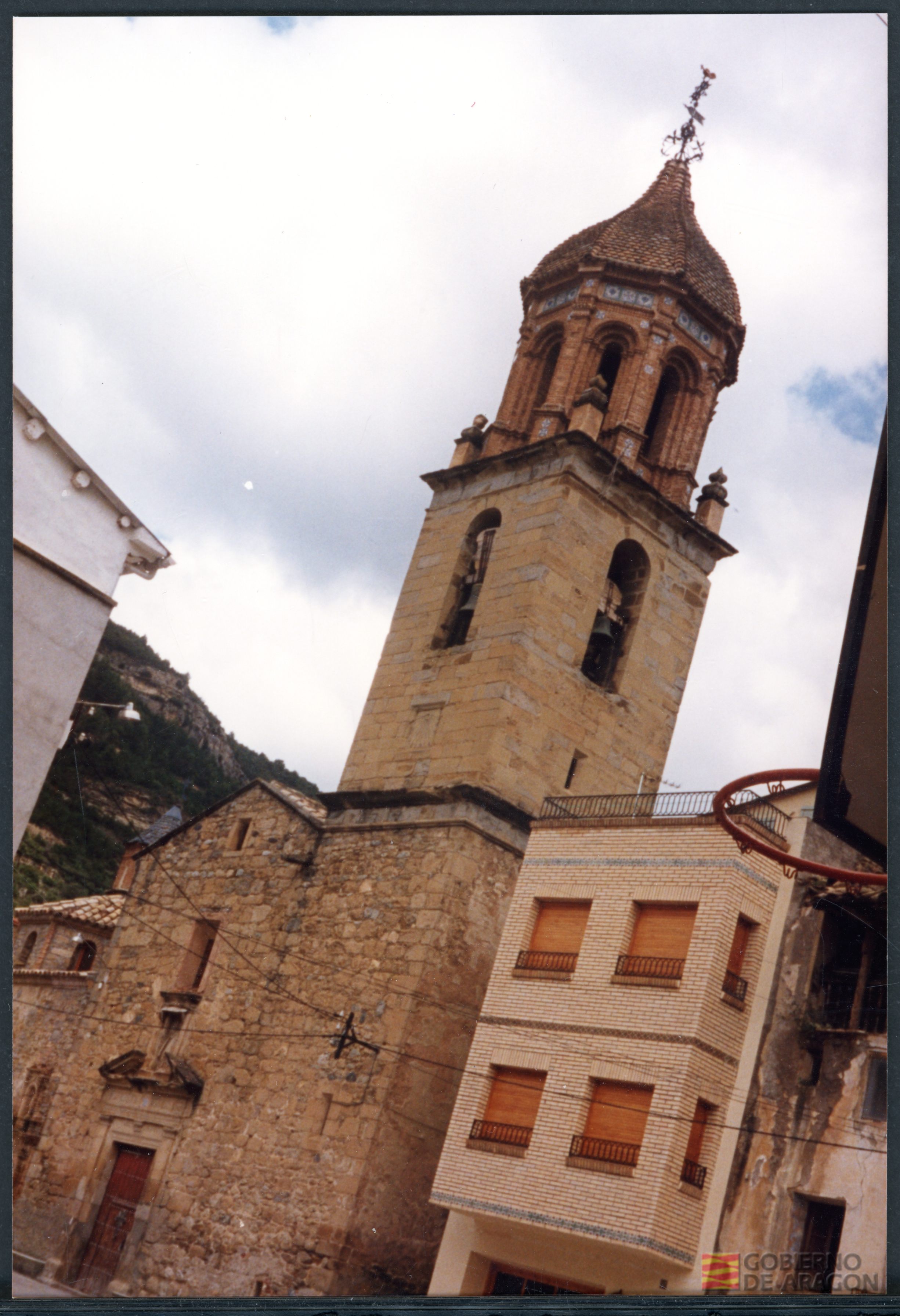 Diversas imágenes de Perrarúa. Crespo Yagüe, Ángel. Perarrúa