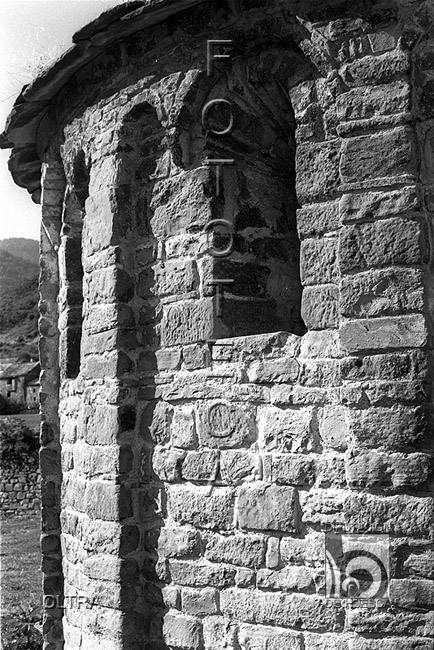 Ventanales. José Oltra Mera. Santa Cruz de la Serós. Jacetania