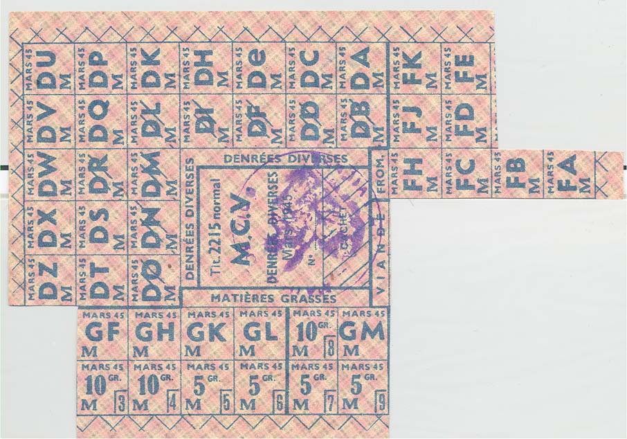 Cartilla de racionamiento con las cantidades de de diversos alimentos a recibir en marzo de 1945