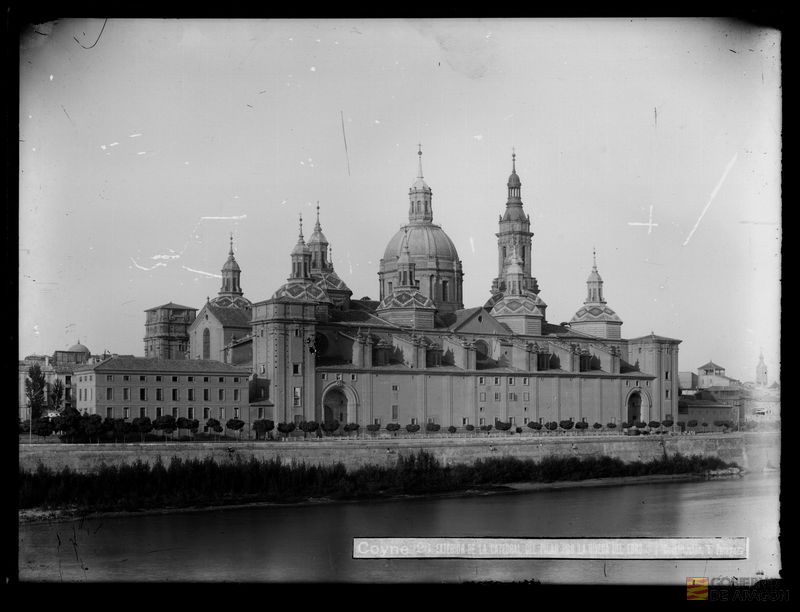 Vista de la basílica de Nuestra Señora del Pilar desde el río Ebro. Ignacio Coyne