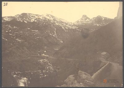 "Casilla de Escarrilla - Km. 2 de la carretera de El Pueyo a Francia".. Martín Luesma Vallestín
