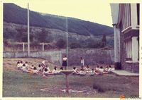 Albergue de Villanúa. Juegos al aire libre. Minerva Sociedad Española de Fotografía Aplicada, S.A.