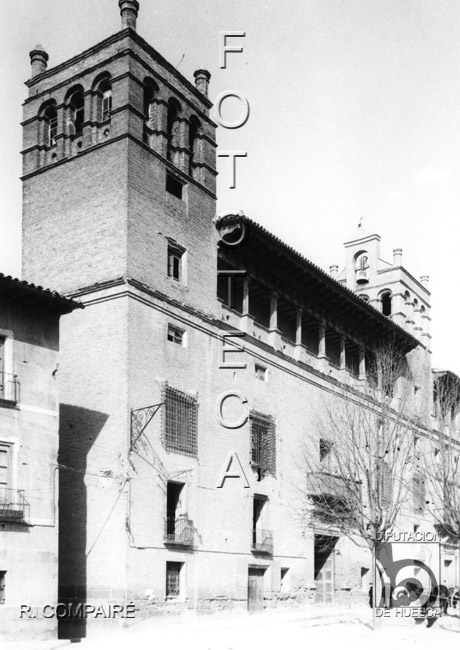 "Torreón y fachada del Ayuntamiento". Ricardo Compairé Escartín. Huesca